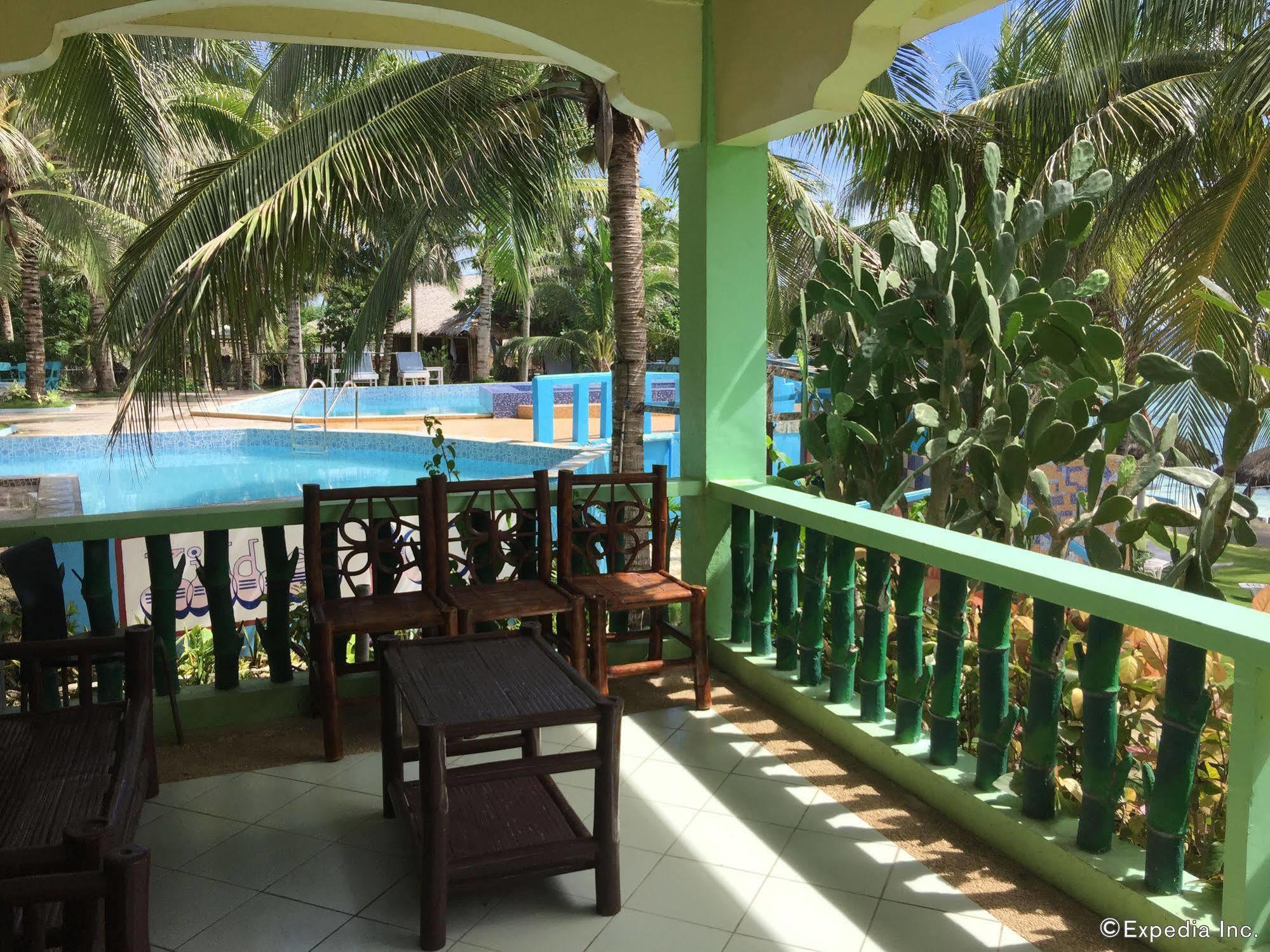 Reddoorz Premium @ Flower Beach Anda Anda  Exterior photo